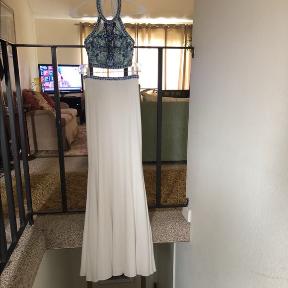 Prom Dress - Picture 3 of 5